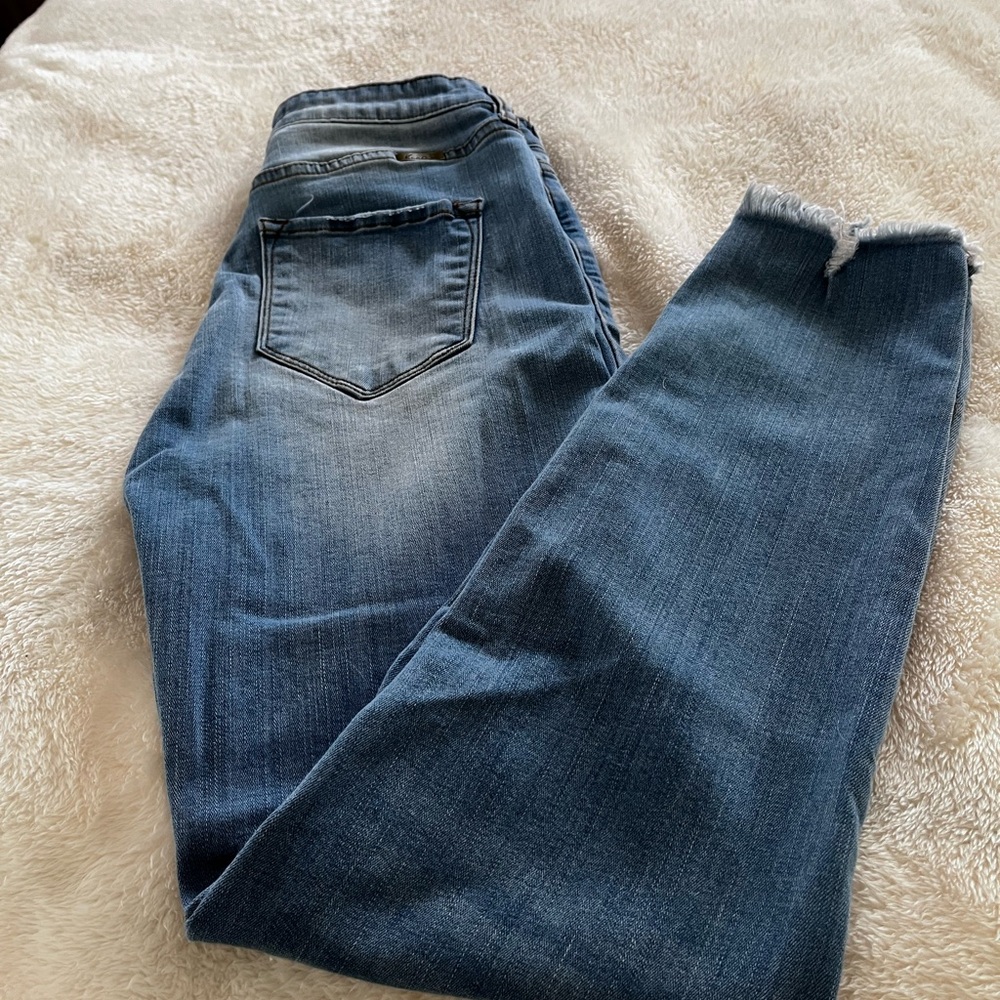 Stylish Blue Ankle Jeans for Women
